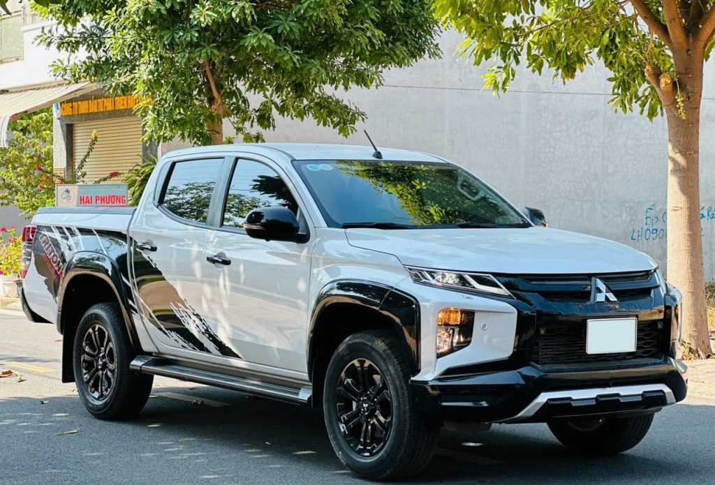 Doanh số xe bán tải tại Việt Nam tháng 11 - Triton tăng, Hilux giảm